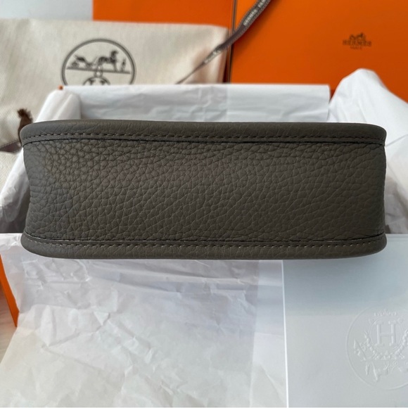 💜SOLD💜 HERMES🍊 Evelyne 16 mini TPM - Etain PH - Picture 11 of 13